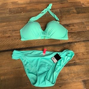 Victoria Secret Bikini NWT .. size M